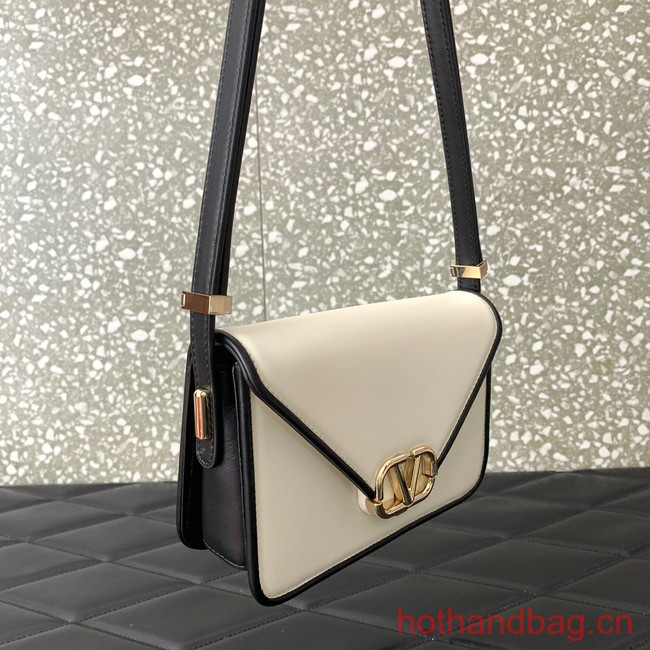 VALENTINO GARAVANI LETTER SMALL BAG 0M59 WHITE&BLACK