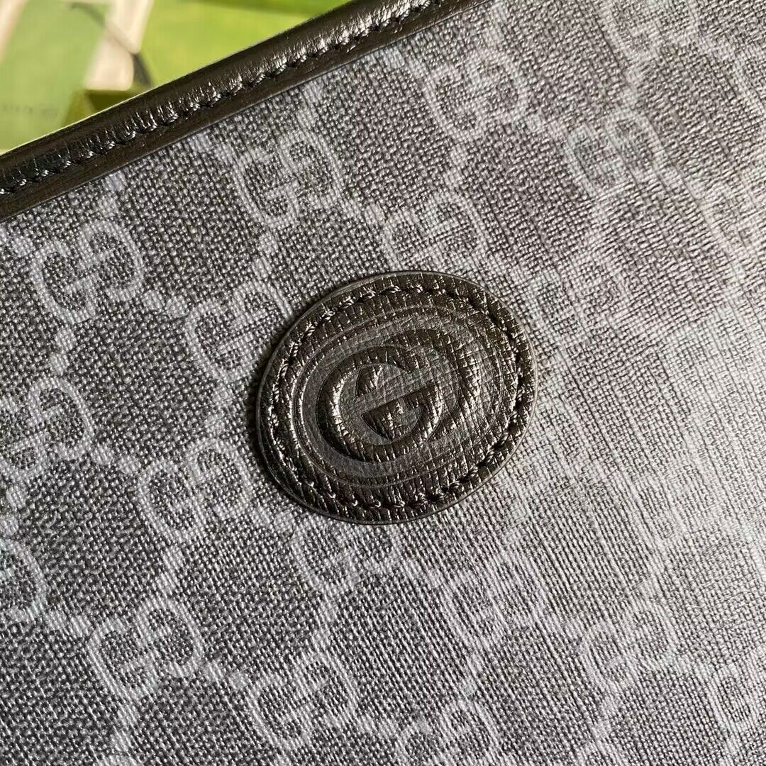 Gucci GG Supreme Pochette Voyage Bag 672956 Black