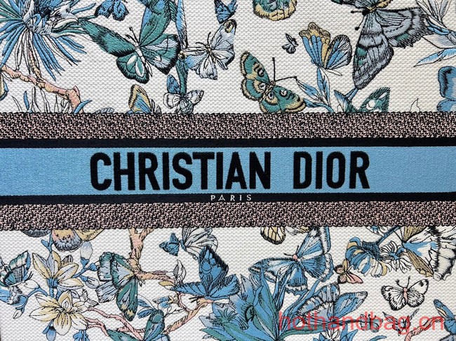 LARGE DIOR White and Pastel Midnight Blue Toile de Jouy Mexico Embroidery M1286ZES