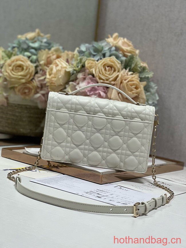 MISS DIOR TOP HANDLE BAG Latte Cannage Lambskin M0997ONG white