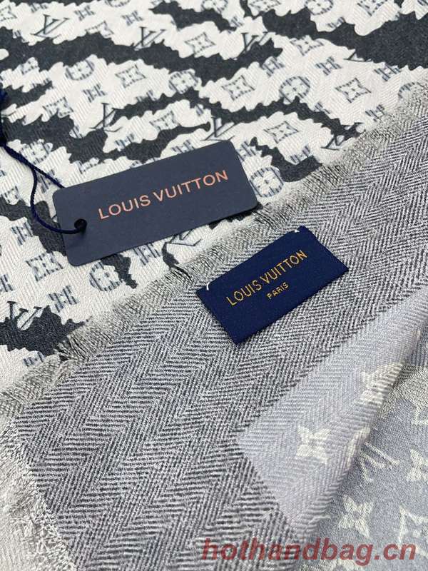 Louis Vuitton Scarf LVC00411