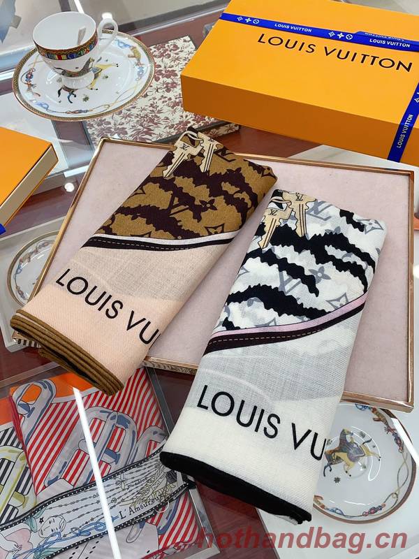 Louis Vuitton Scarf LVC00423