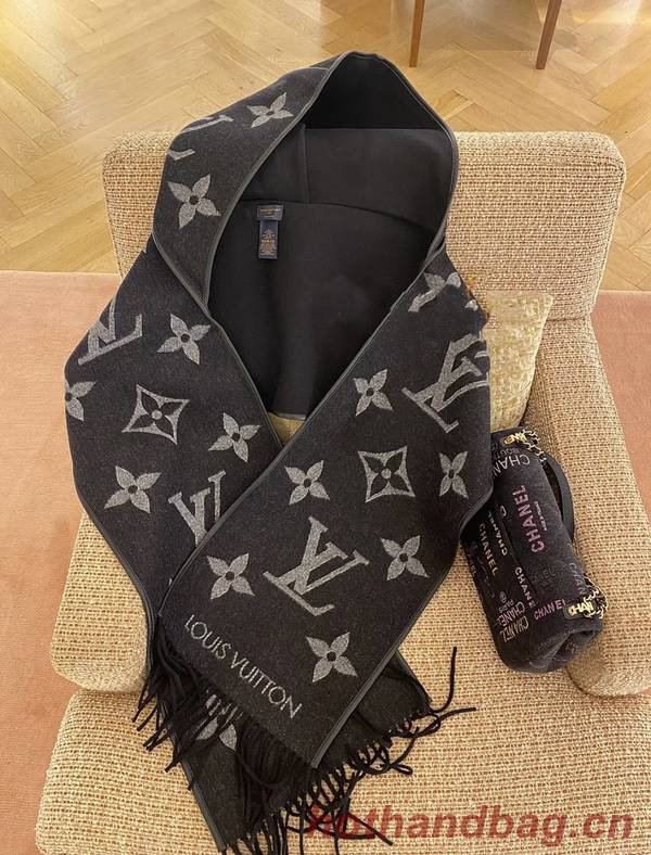 Louis Vuitton Cloak LVC00465