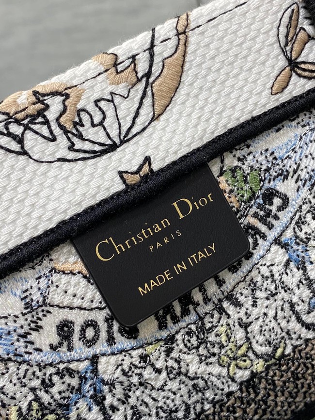 DIOR BOOK TOTE White and green Butterfly Around The World Embroidery M1296ZE