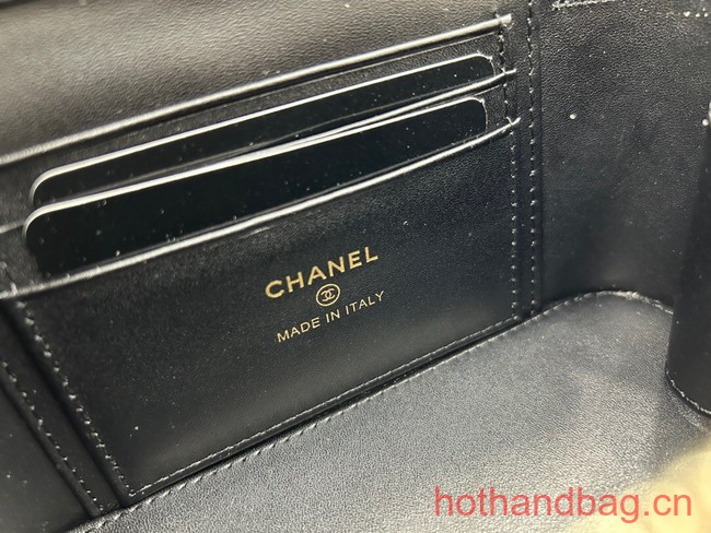 Chanel CLUTCH WITH CHAIN A68130 black