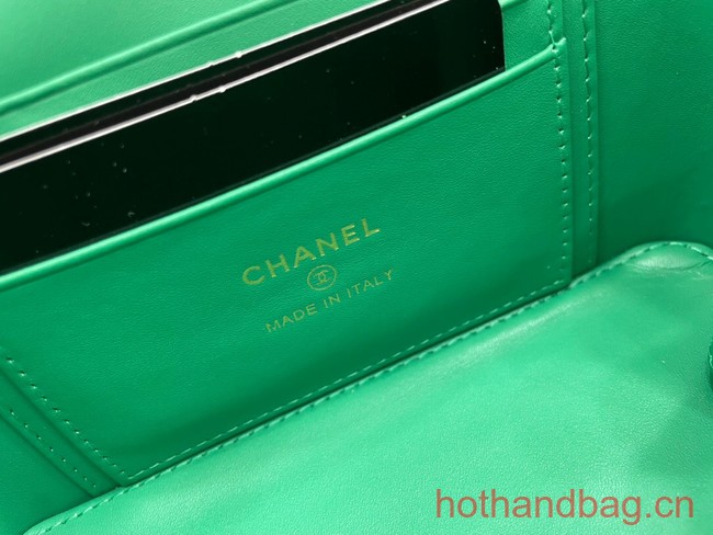 Chanel CLUTCH WITH CHAIN A68130 green