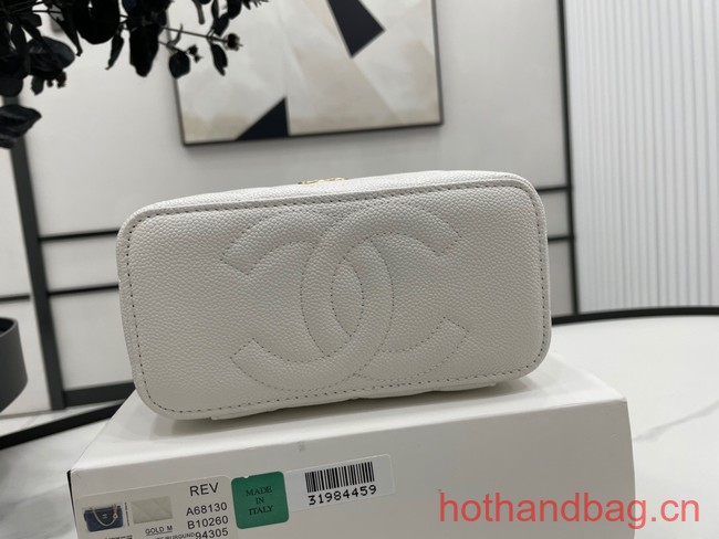 Chanel CLUTCH WITH CHAIN A68130 white