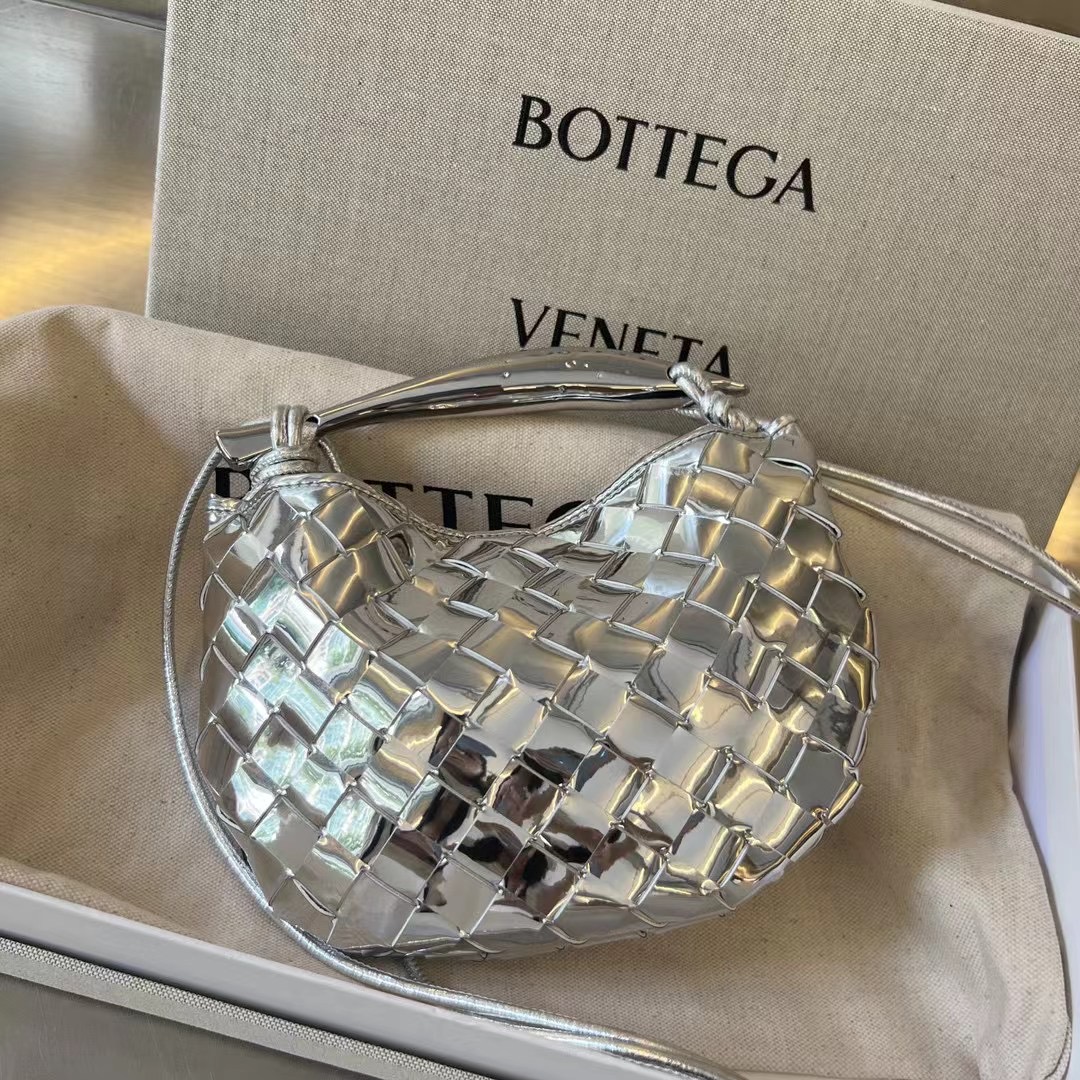 Bottega Veneta mirror laminated lambskin Mini Sardine 744267 Silver