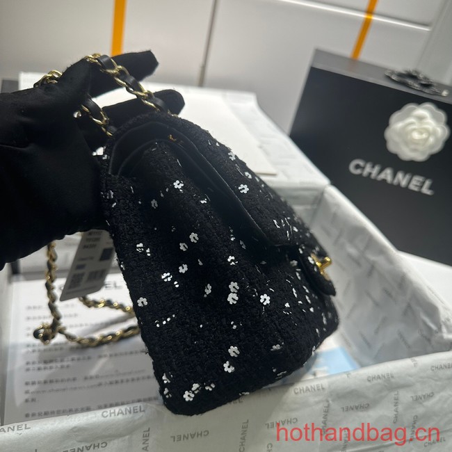 Chanel CLASSIC HANDBAG A01112 black