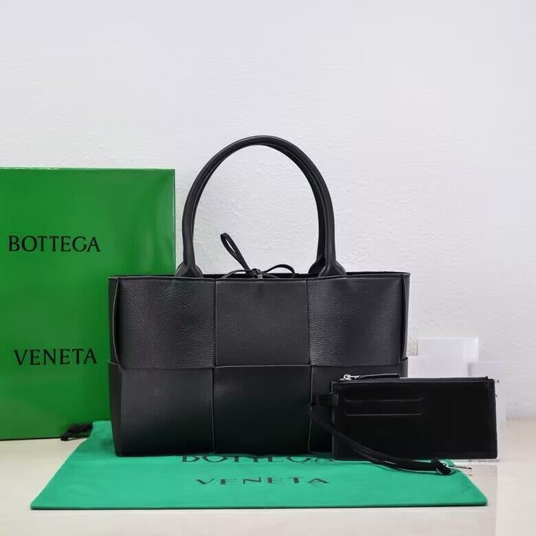 Bottega Veneta Medium Arco Intreccio grained Leather Tote Bag 9892 Black