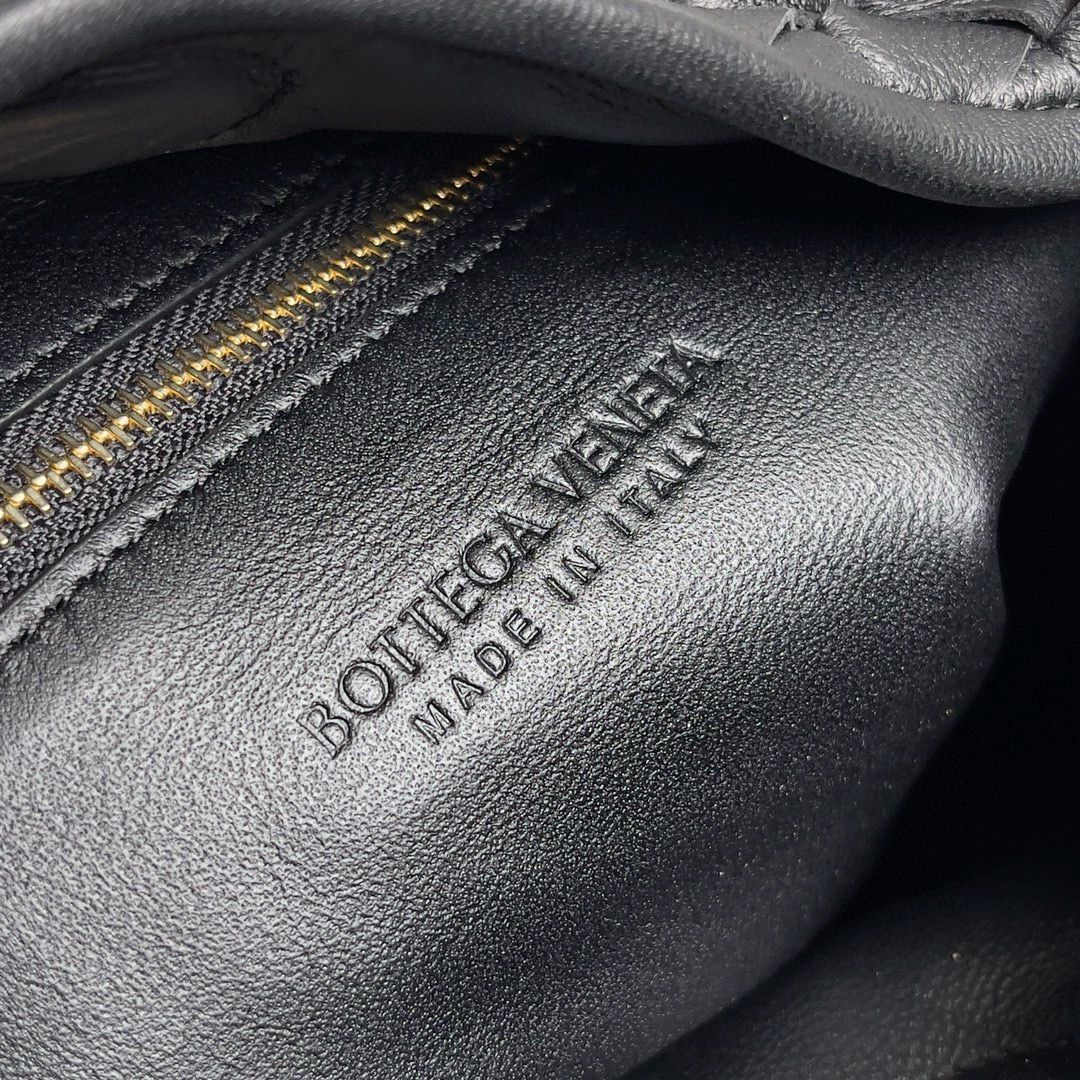 Bottega Veneta Medium Hop Original Leather Bag 763966 Black