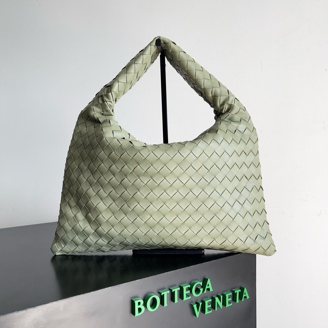 Bottega Veneta Medium Hop Original Leather Bag 763966 Light Green