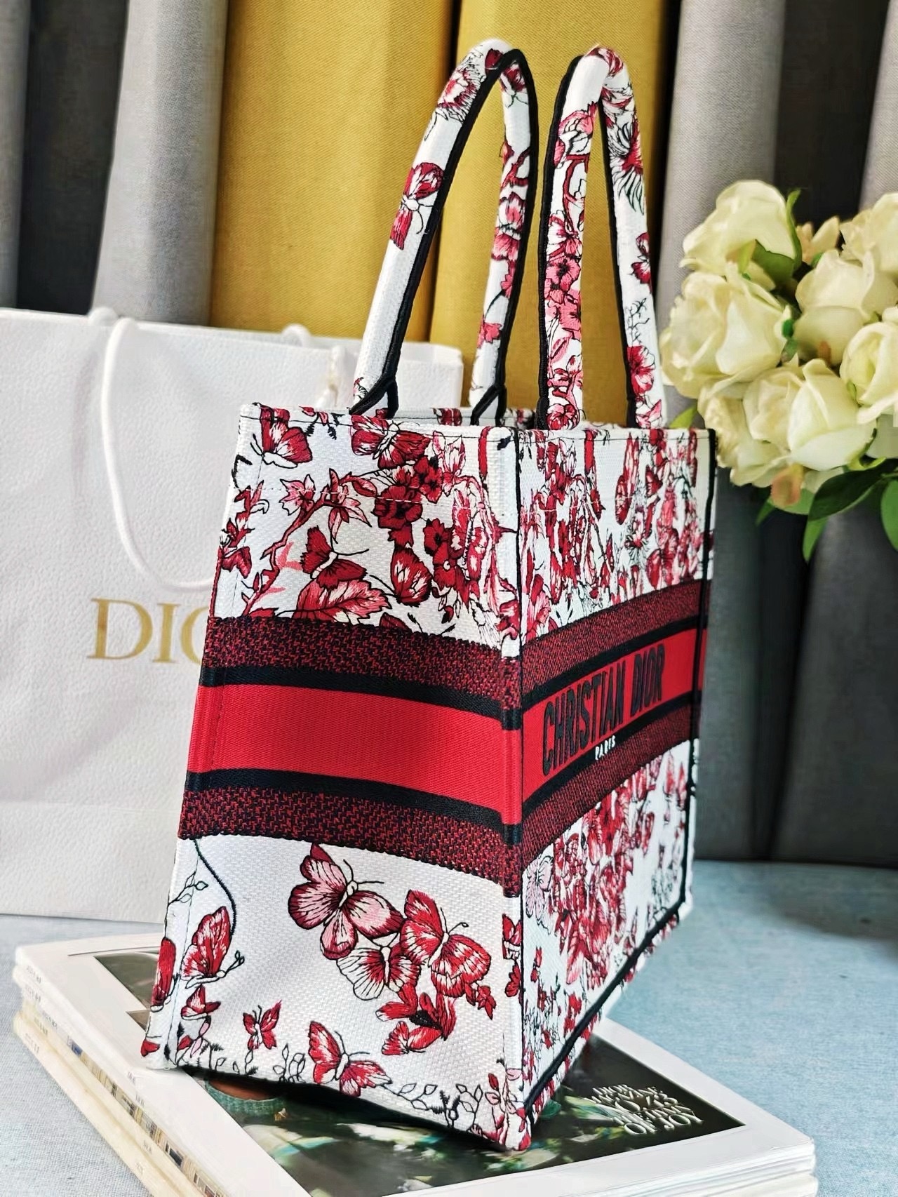 Medium Dior Book Tote White and Red Le Coeur des Papillons Embroidery M1296ZESJ