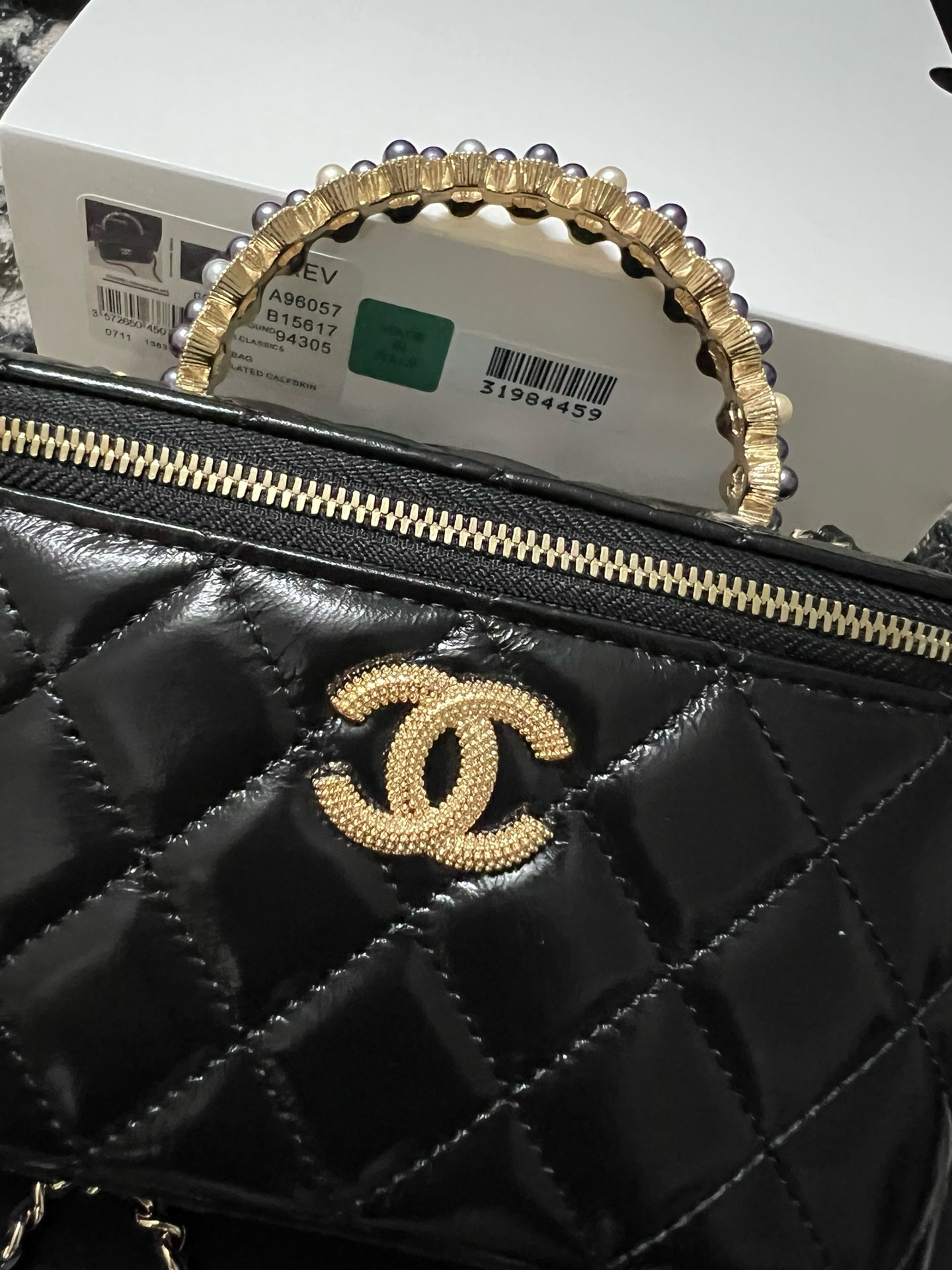 CHANEL CLUTCH WITH CHAIN AB3747 black