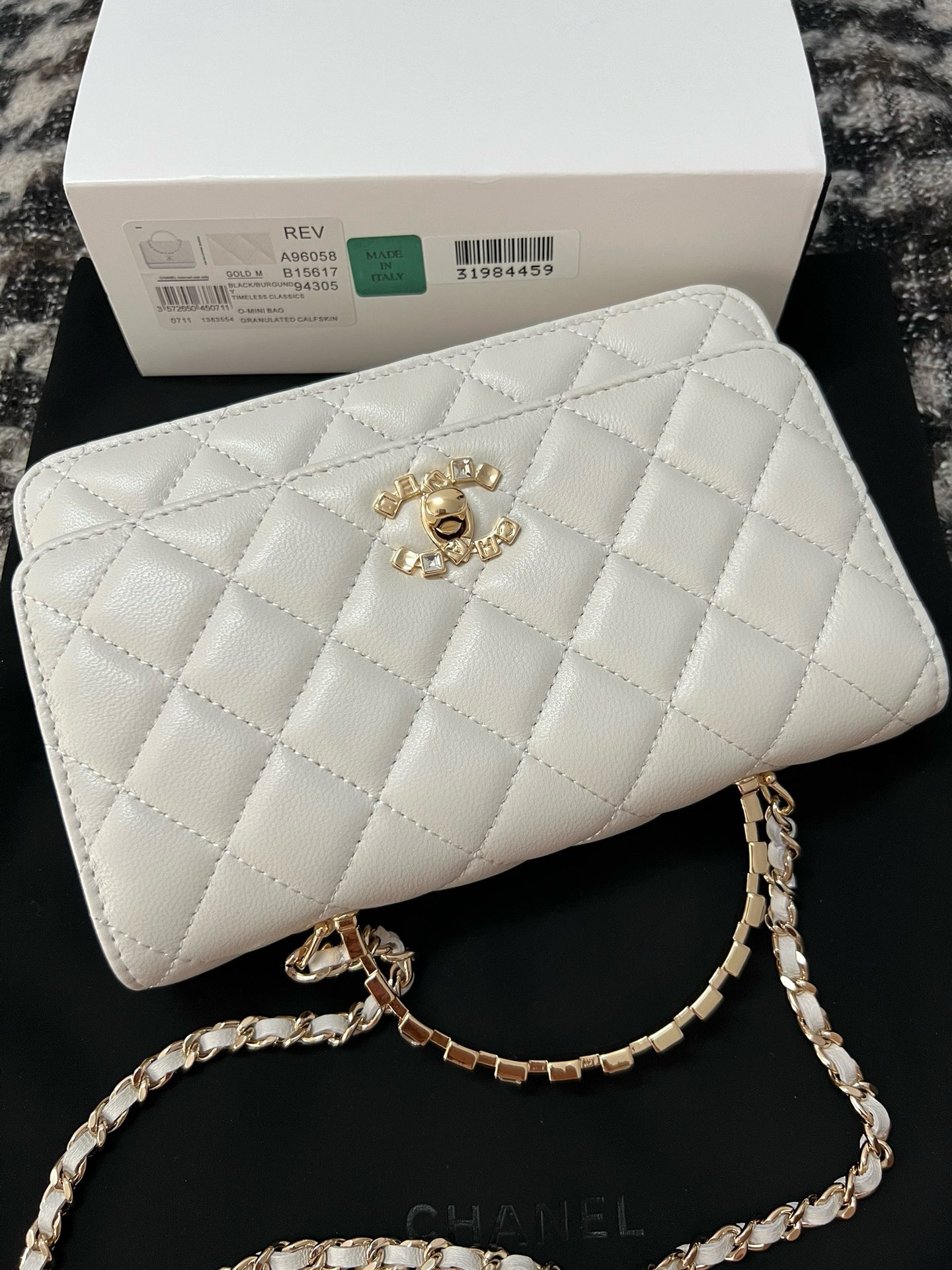 CHANEL FLAP PHONE HOLDER WITH CHAIN AB3566 white