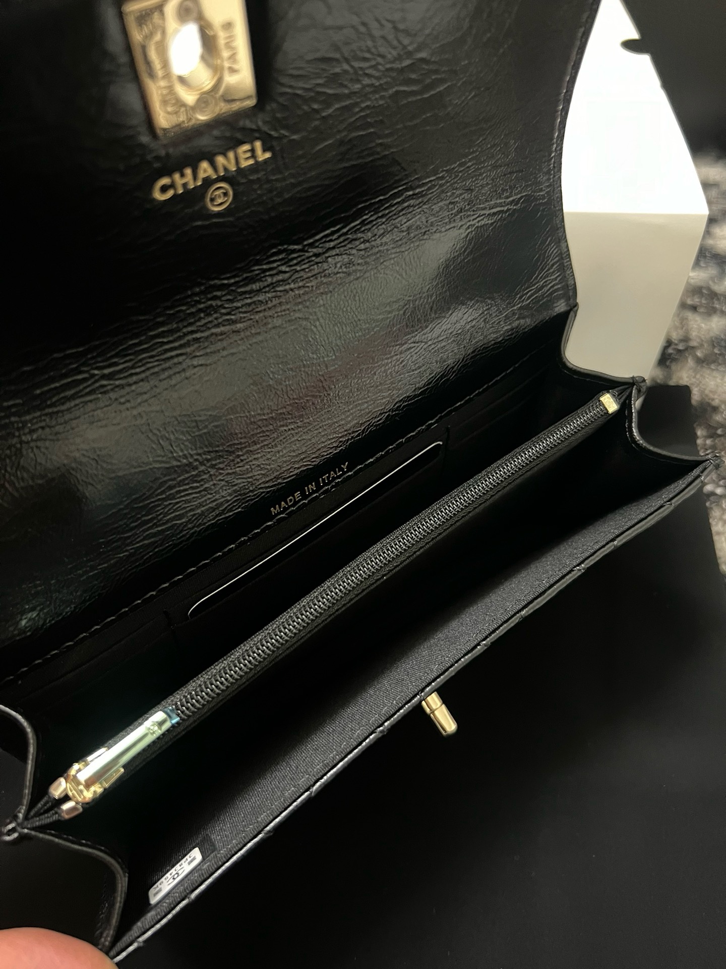 CHANEL FLAP PHONE HOLDER WITH CHAIN AD3566 black