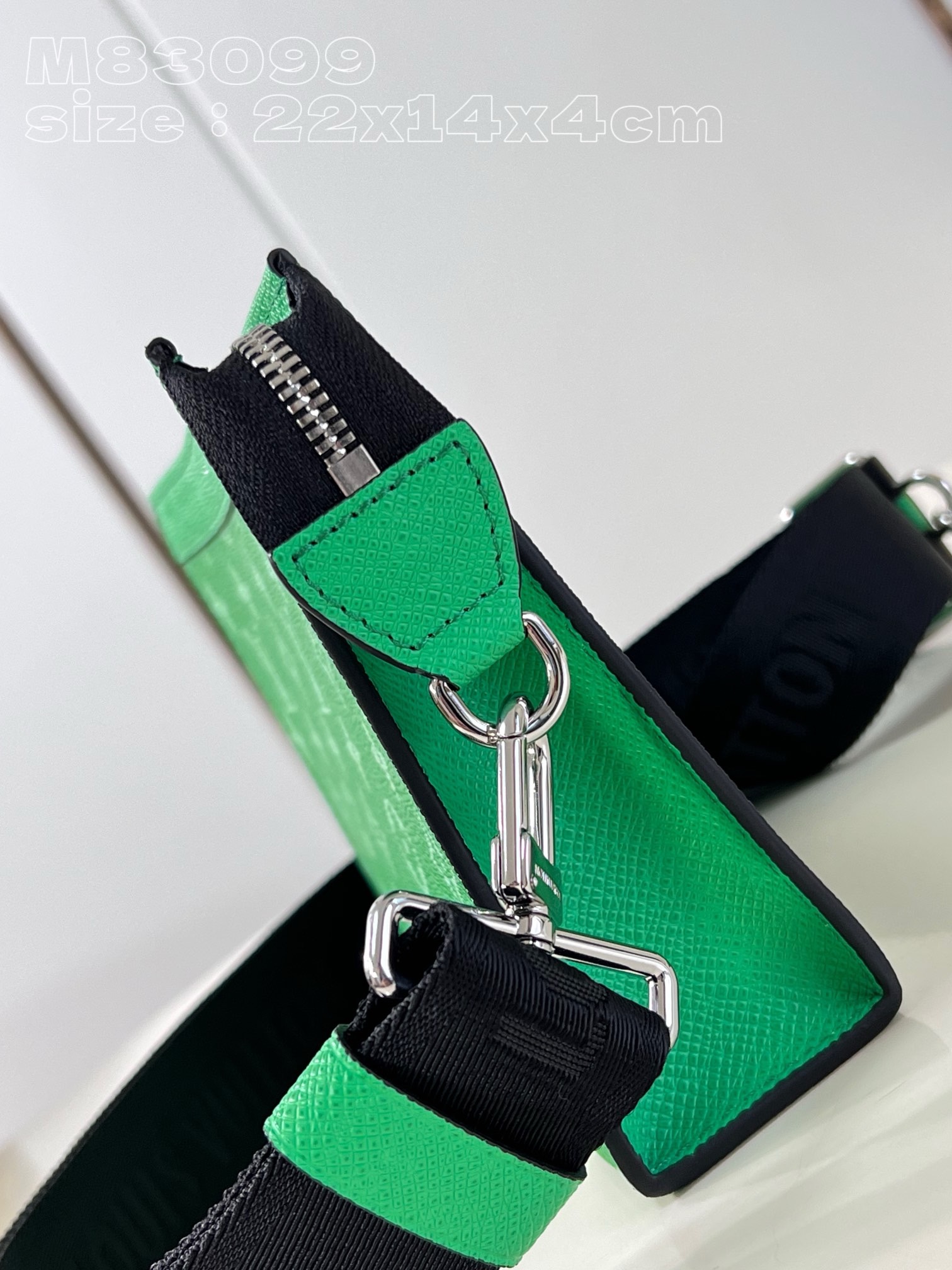Louis Vuitton Gaston Wearable Wallet M83099 GREEN