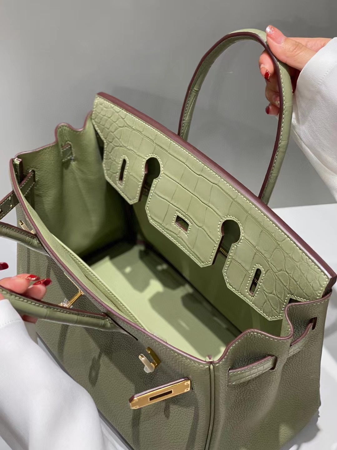 Hermes Birkin Bag Original Leather crocodile togo HBK2530 light green