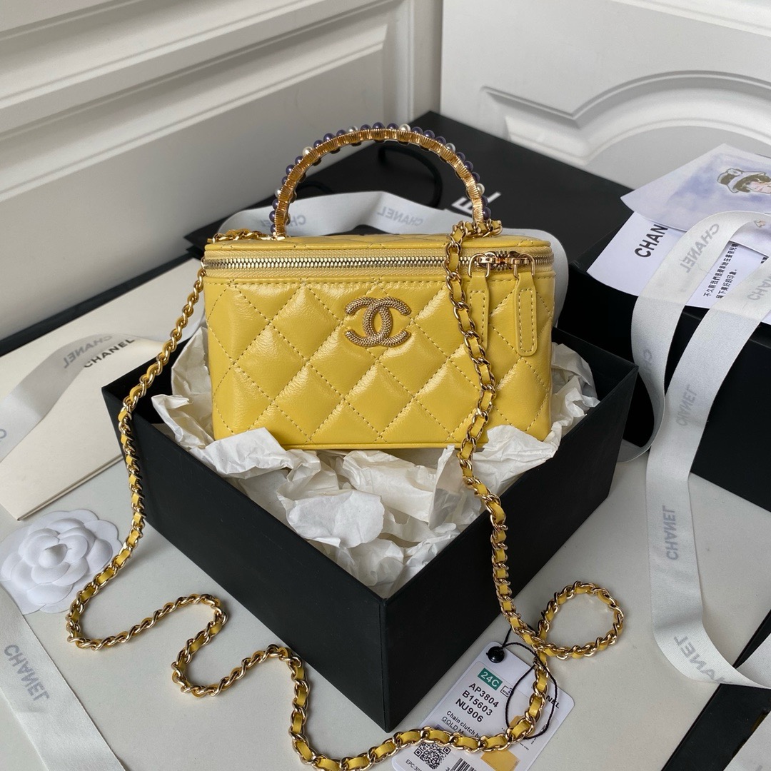 CHANEL CLUTCH WITH CHAIN AP3804 yellow