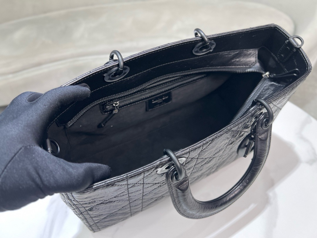 Large Lady D-Sire Bag Black Macrocannage Crinkled Calfskin M1152S