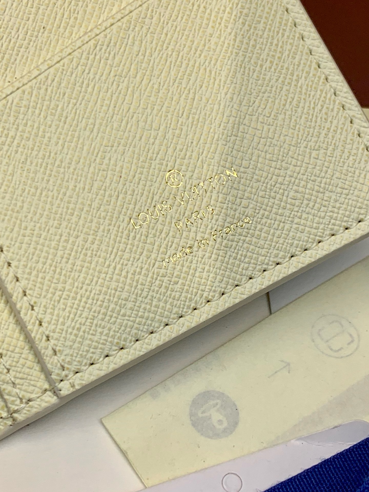 Louis Vuitton Brazza Wallet M83335 white