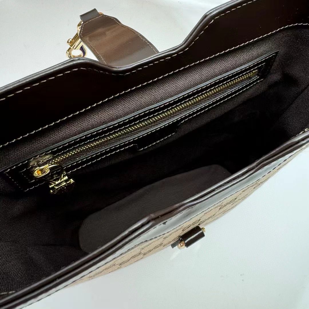 GUCCI GG Supreme Original Leather Bag 782911 Dark Brown