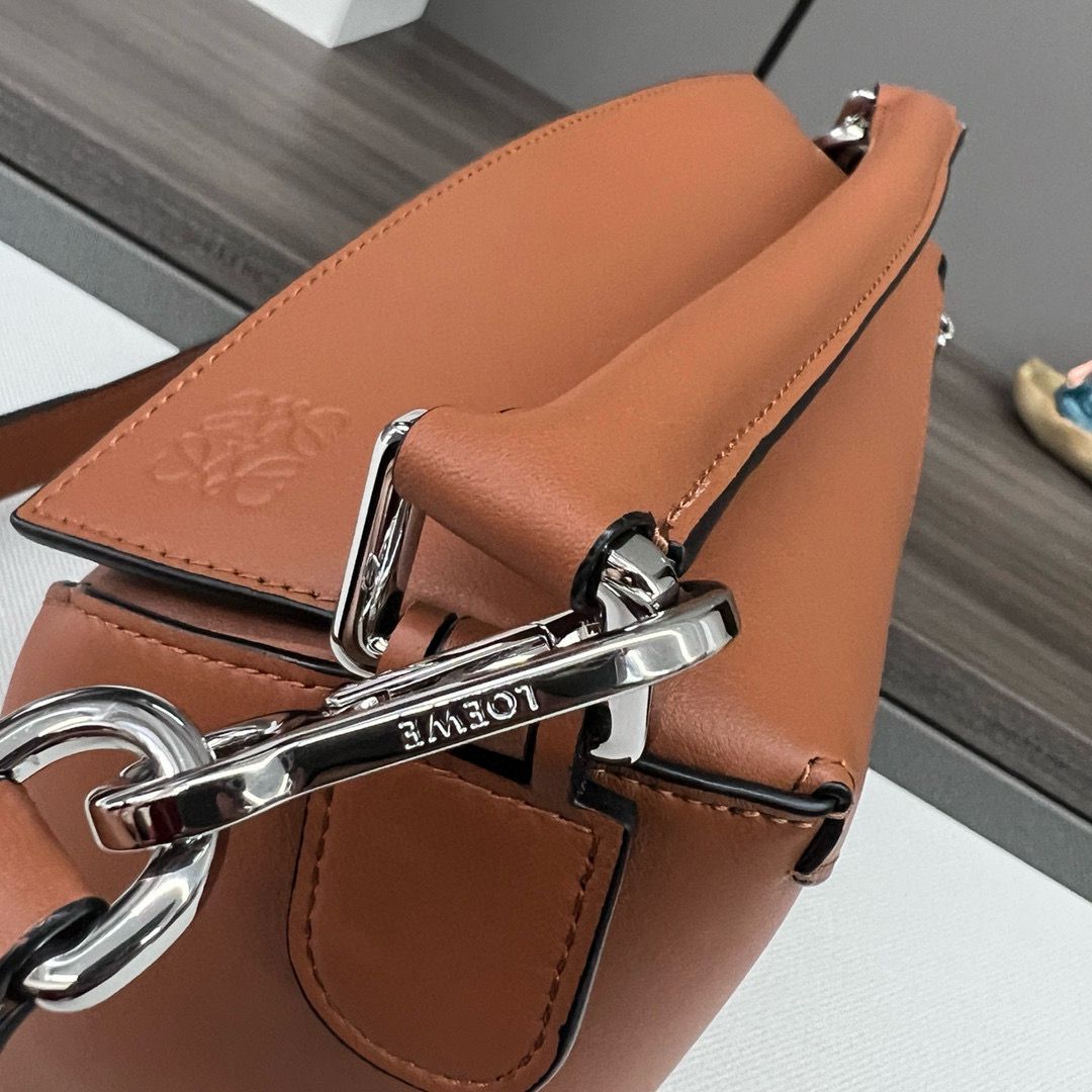 Loewe Small Puzzle Bag Original Leather 62324 brown