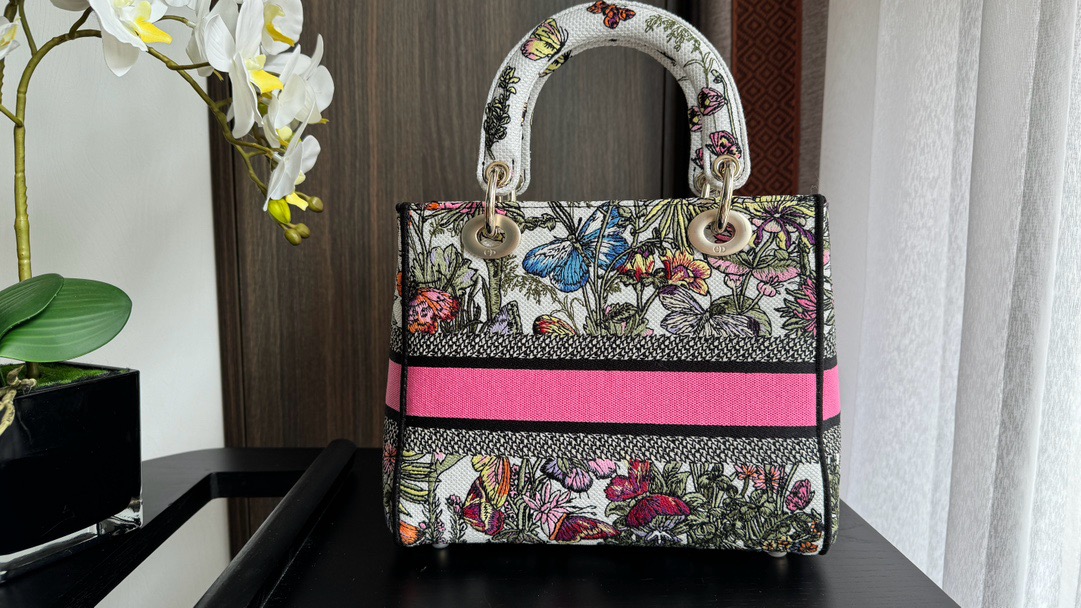 Medium Lady D-Lite Bag Multicolor Dior 4 Saisons Ete Embroidery M0565O pink