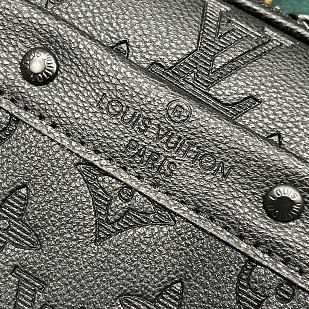 Louis Vuitton Alpha Messenger Monogram Shadow calf leather M31069 black