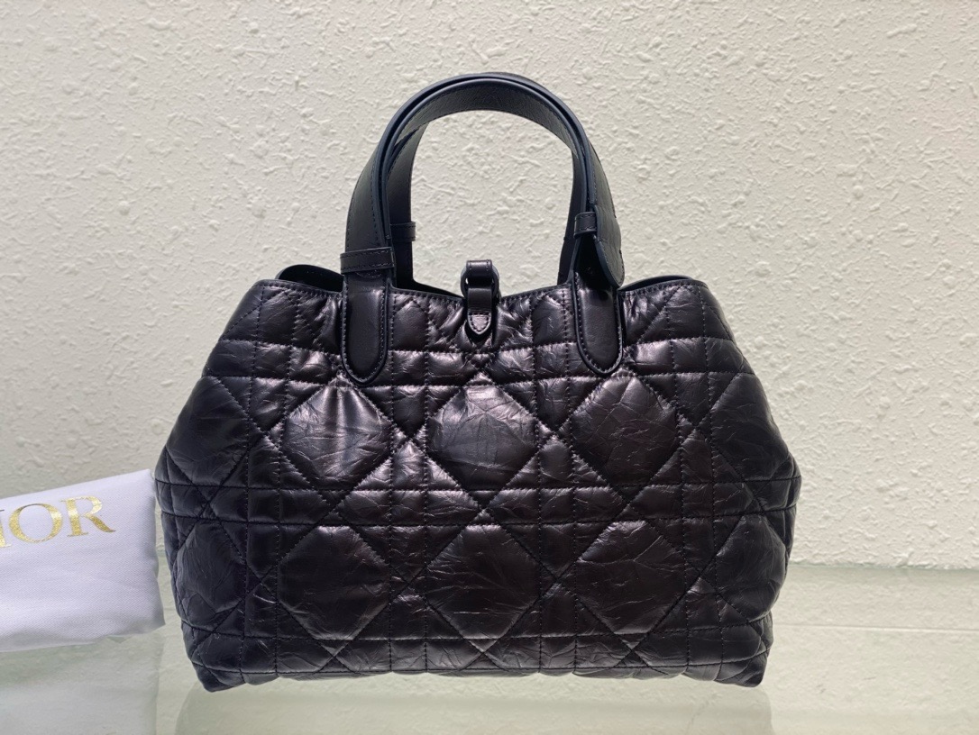 Medium Dior Toujours Bag Black Macrocannage Crinkled Calfskin M2821SNI