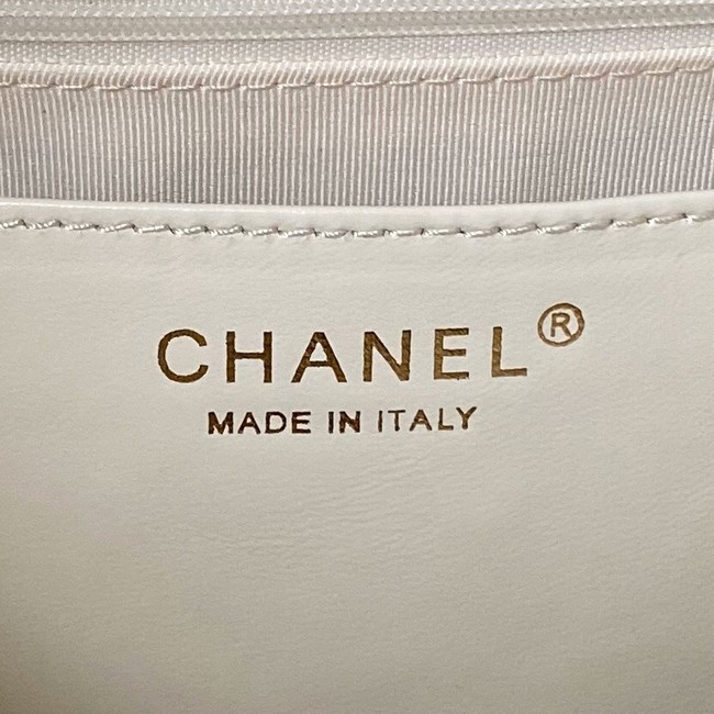 Chanel Shoulder Bag Lambskin & Gold-Tone Metal AS4777 white