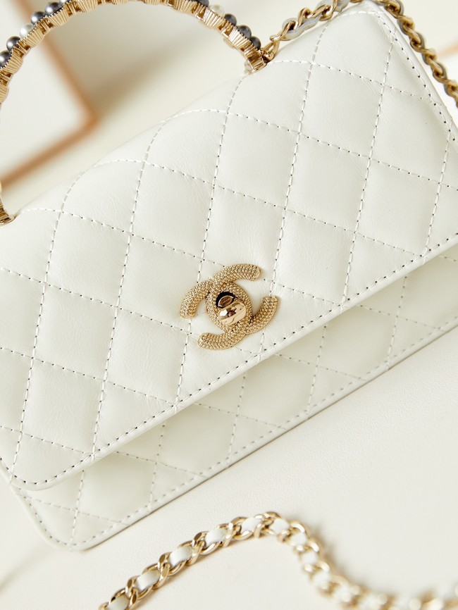 CHANEL CLUTCH WITH CHAIN Shiny Crumpled Lambskin AP3803 White