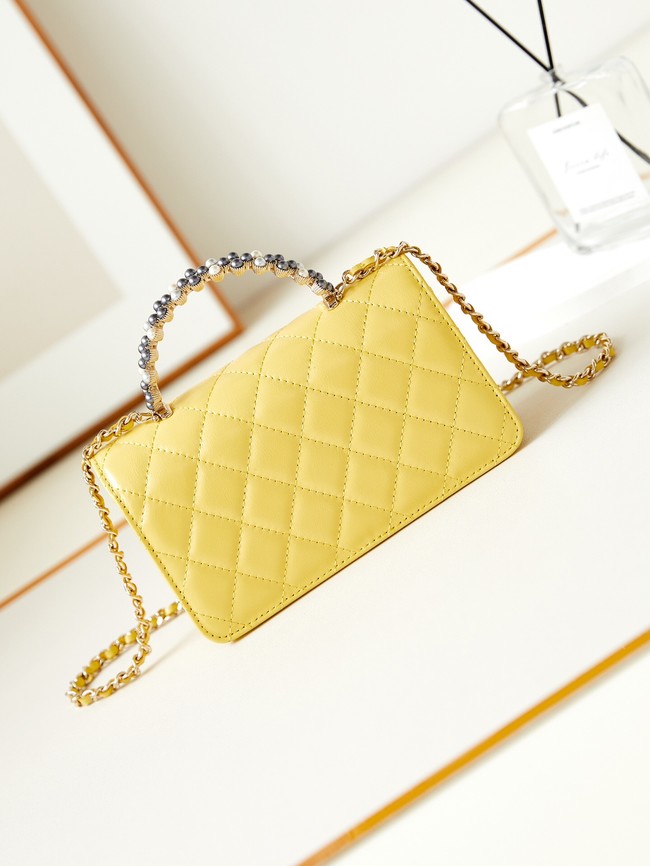 CHANEL CLUTCH WITH CHAIN Shiny Crumpled Lambskin AP3803 yellow
