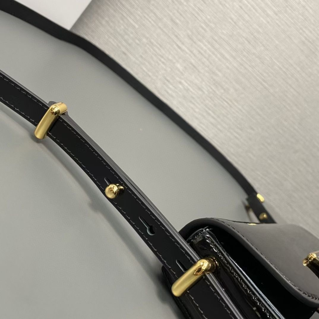 Prada Patent leather shoulder bag with flap 1BD339 black