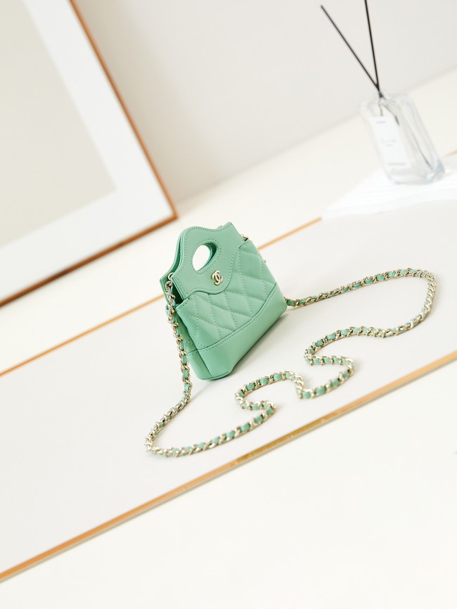 CHANEL CLUTCH WITH CHAIN AP3875 green