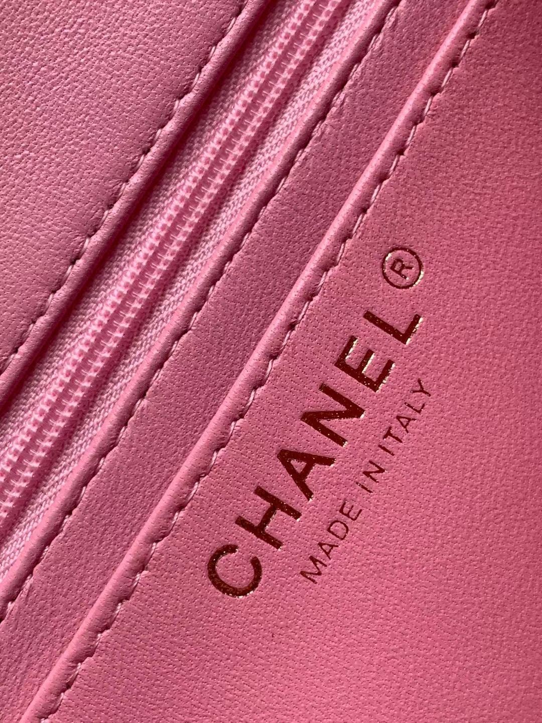 CHANEL MINI CLASSIC HANDBAG A69900 Pink& Navy Blue & White