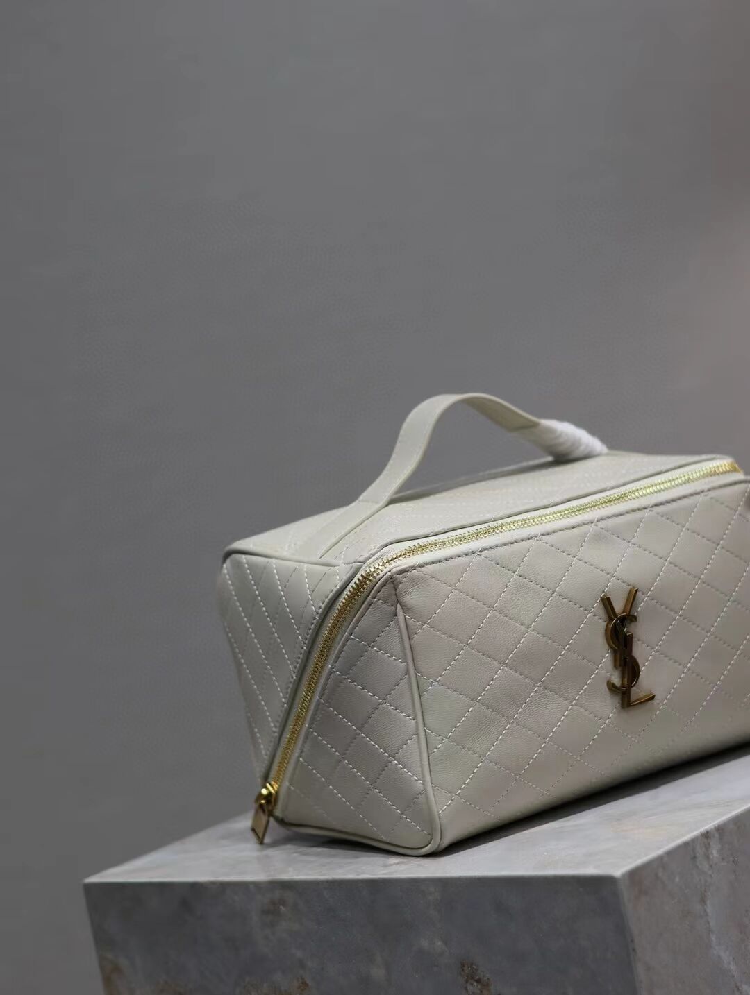 SAINT LAURENT GABY VANITY BAG IN LAMBSKIN Y875317 WHITE