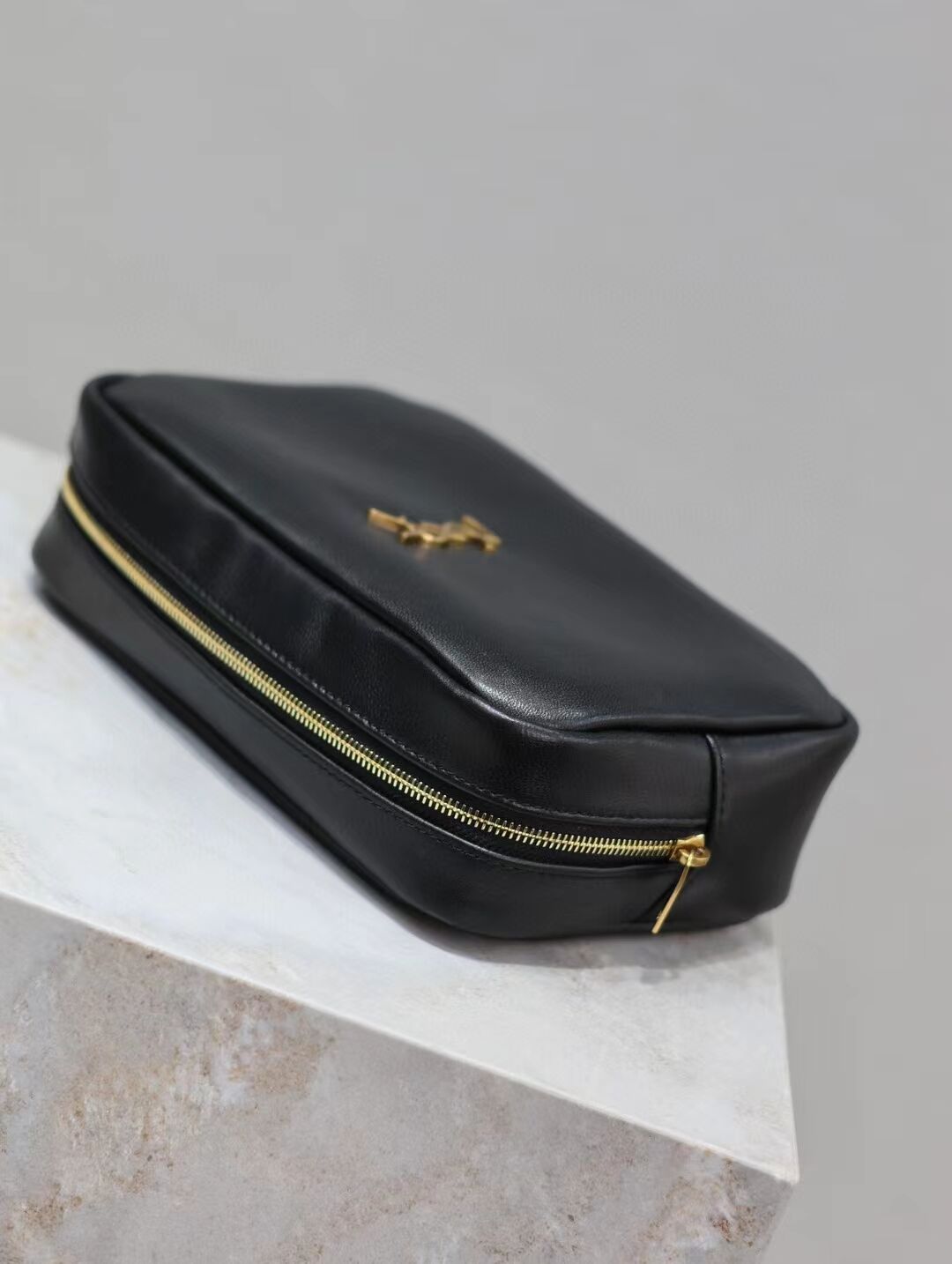 SAINT LAUREN CALYPSO COSMETIC POUCH IN LAMBSKIN 767101 black