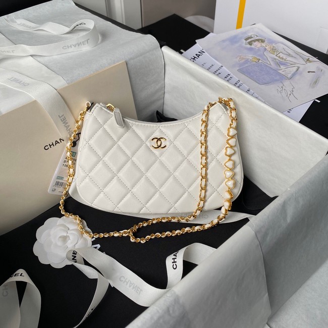 CHANEL 24P CLUTCH WITH CHAIN AP3763 white