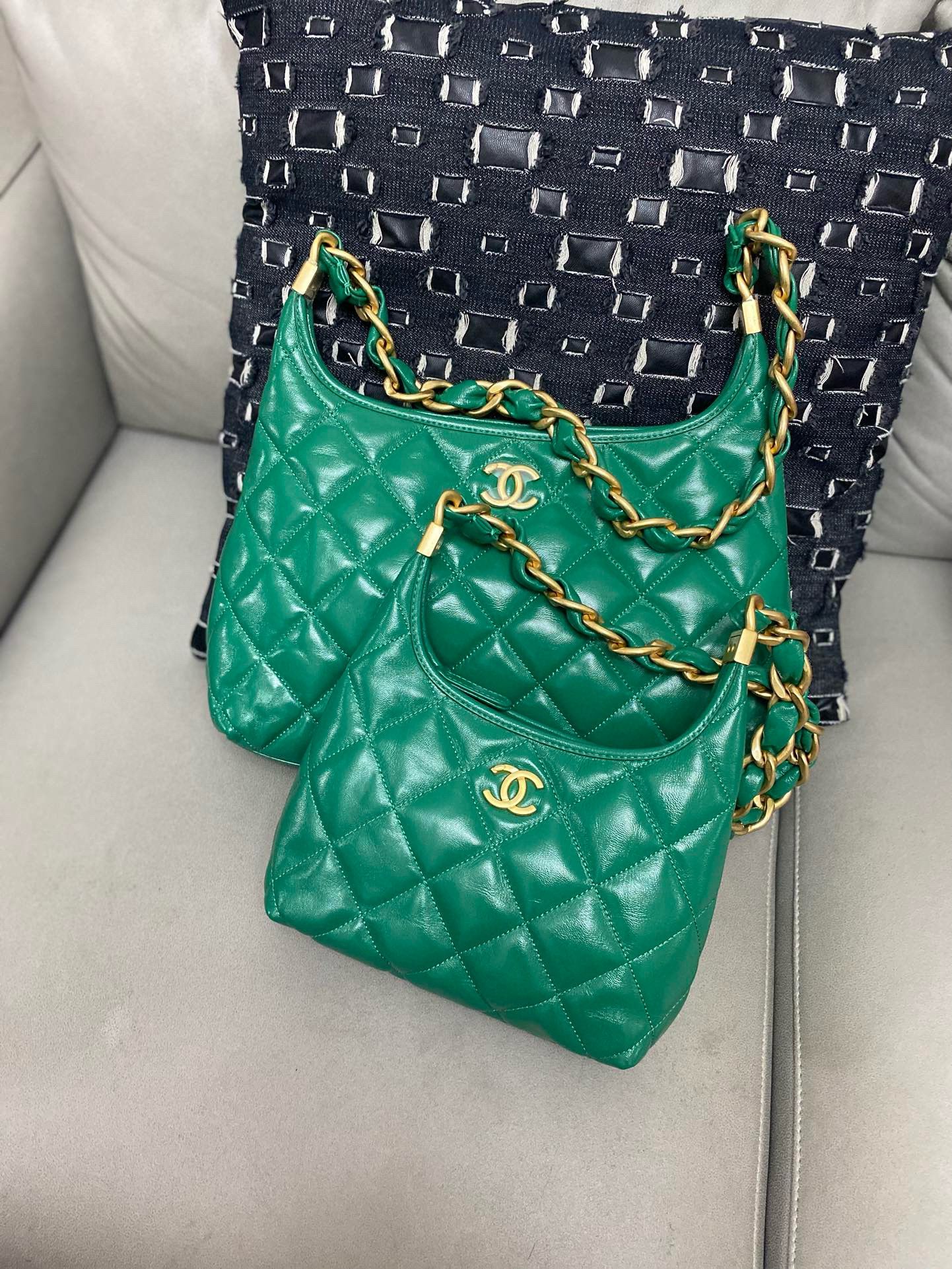 Chanel 24A Original Leather Hobo Bag AS4922 AS4923 Green