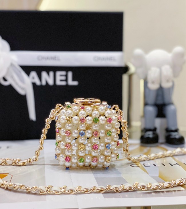 Chanel 24A CLUTCH WITH CHAIN AS3769 white