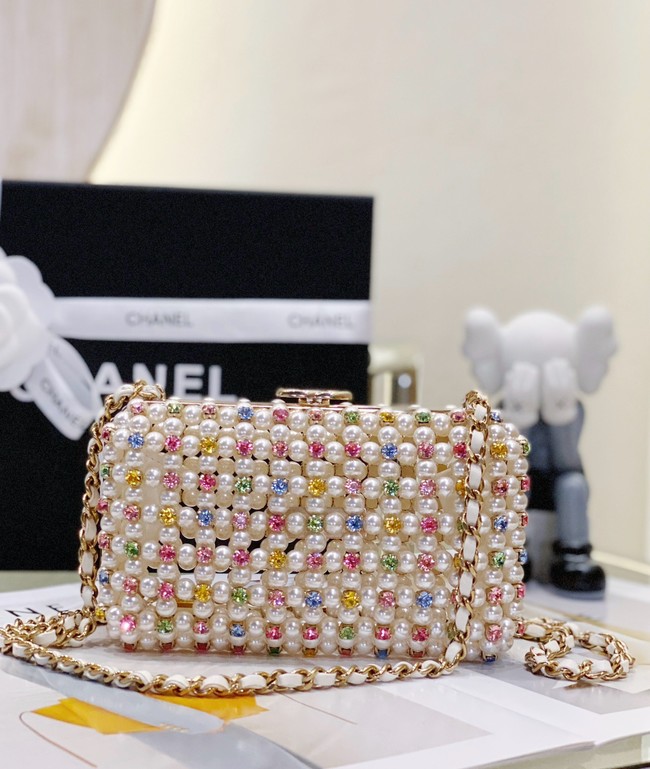 Chanel 24A CLUTCH WITH CHAIN AS3771 white
