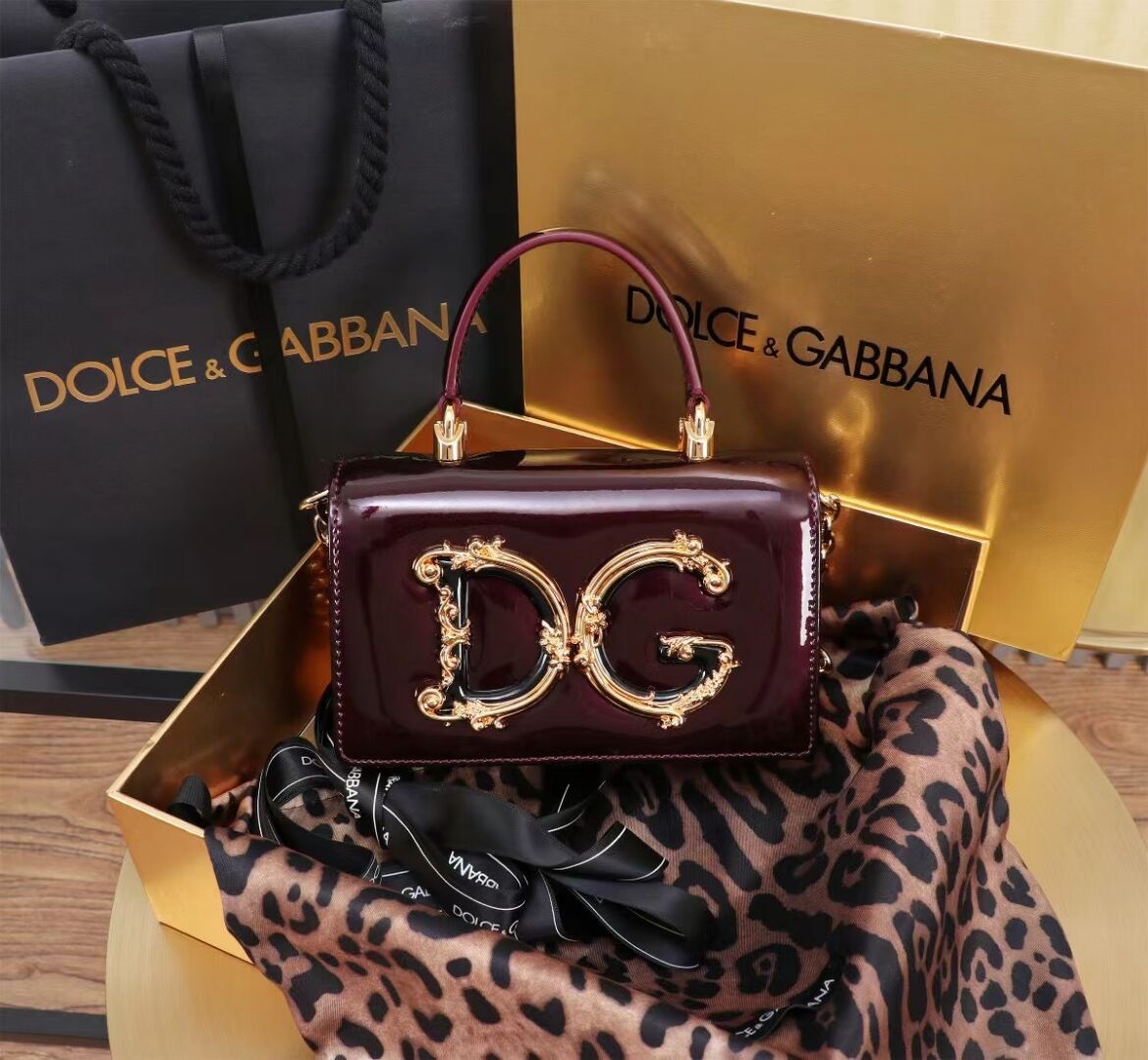 Dolce & Gabbana Patent leather Shoulder Bag G6504 Burgundy