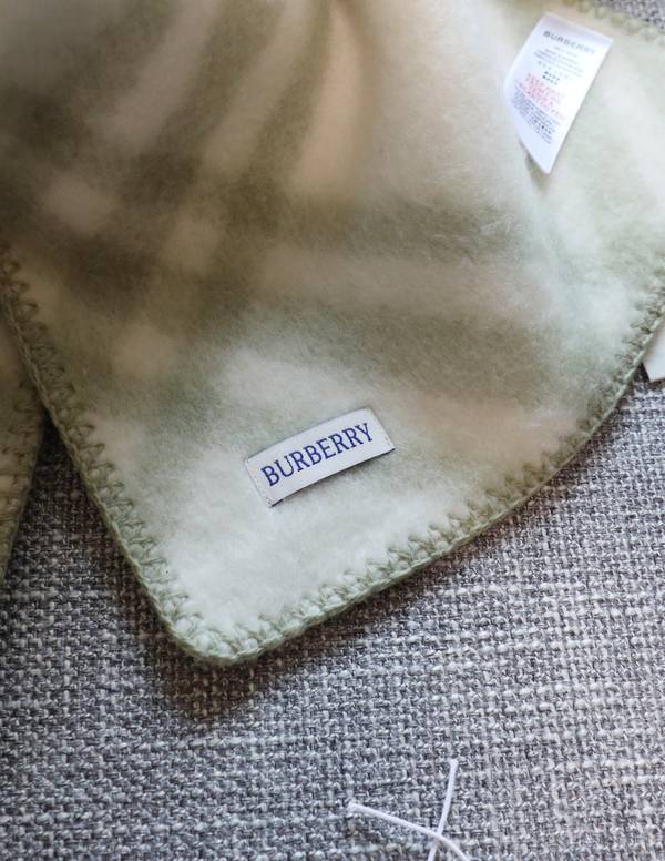 Burberry Scarf BBC00176 Burberry Scarf BBC00176