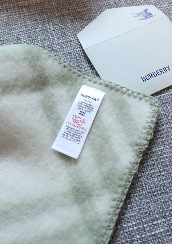 Burberry Scarf BBC00176 Burberry Scarf BBC00176