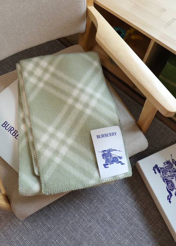 Burberry Scarf BBC00176 Burberry Scarf BBC00176