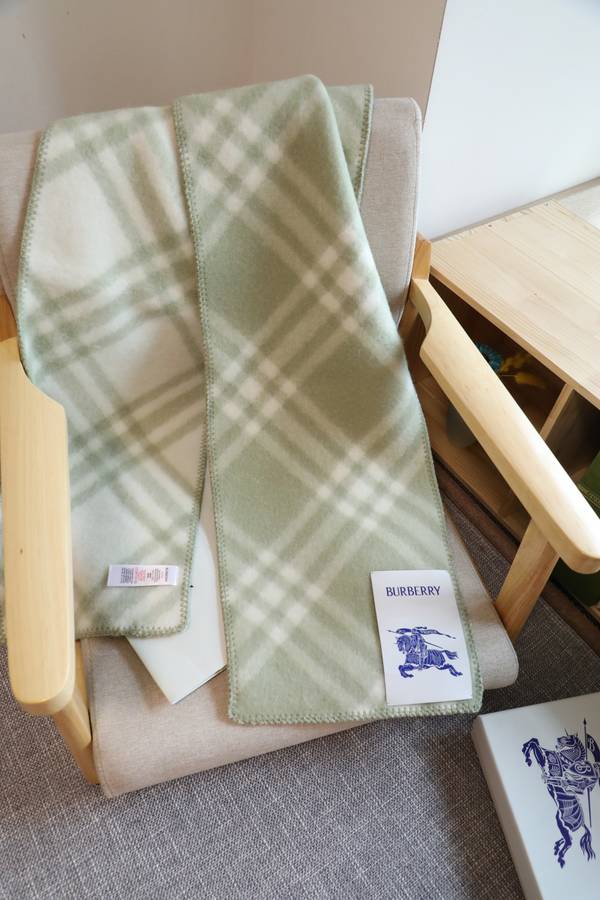 Burberry Scarf BBC00176 Burberry Scarf BBC00176
