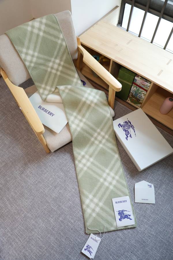 Burberry Scarf BBC00176 Burberry Scarf BBC00176