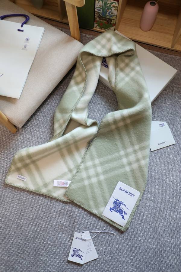 Burberry Scarf BBC00176 Burberry Scarf BBC00176