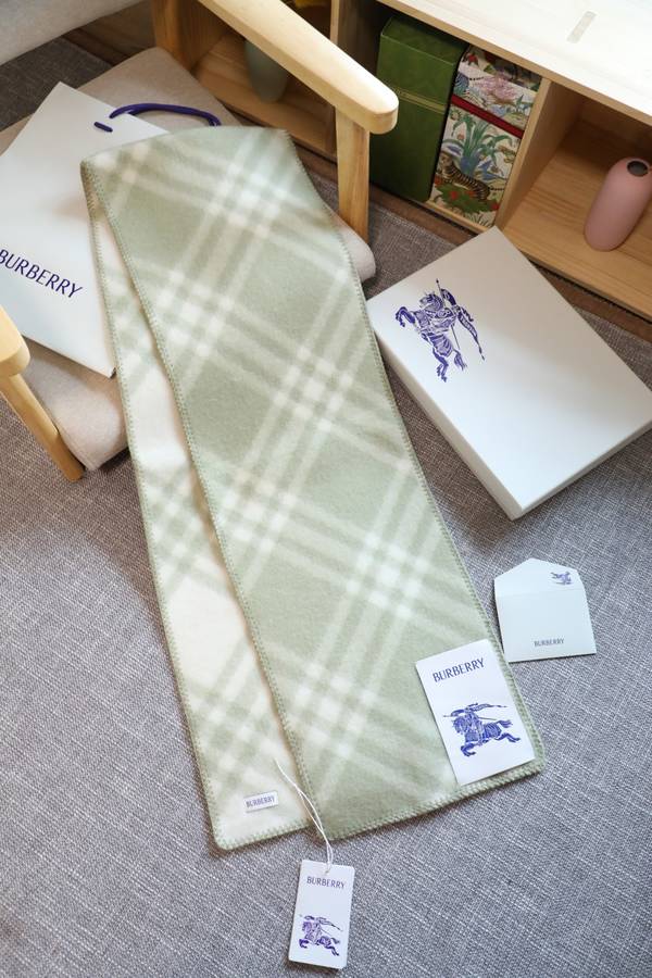 Burberry Scarf BBC00176 Burberry Scarf BBC00176